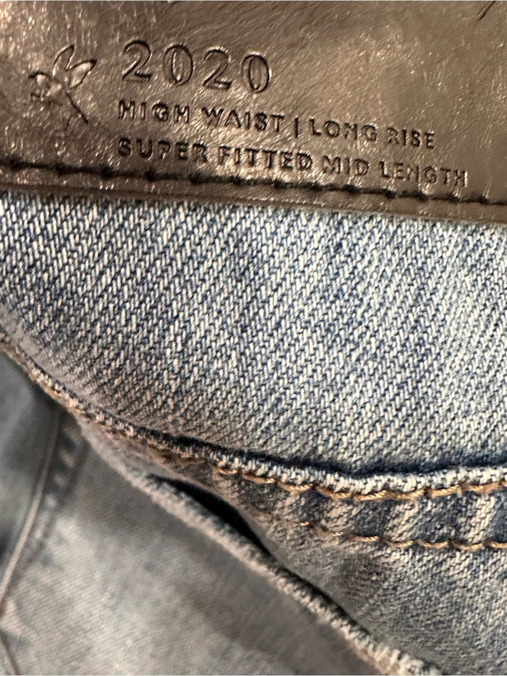 One Teaspoon 2020 MIGH WAIST/ LONG RISE SUPER FITTED MID LEIGTH Sz 29 frayed - Picture 11 of 15